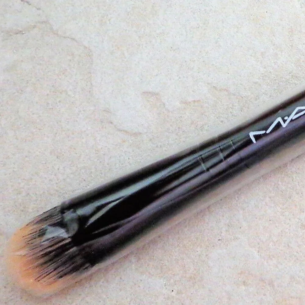 MAC Brush 282 SE Duo Fibre Shader shadow NEW 282SE last one!